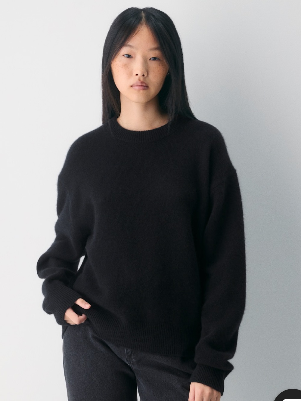 Aritzia Essential Cashmere Relaxed Crewneck Sweater- Size L